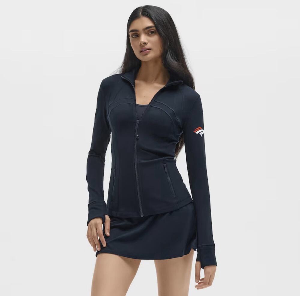 NWT- lululemon Define Luon Jacket Denver Broncos NFL Women’s Navy Size 2